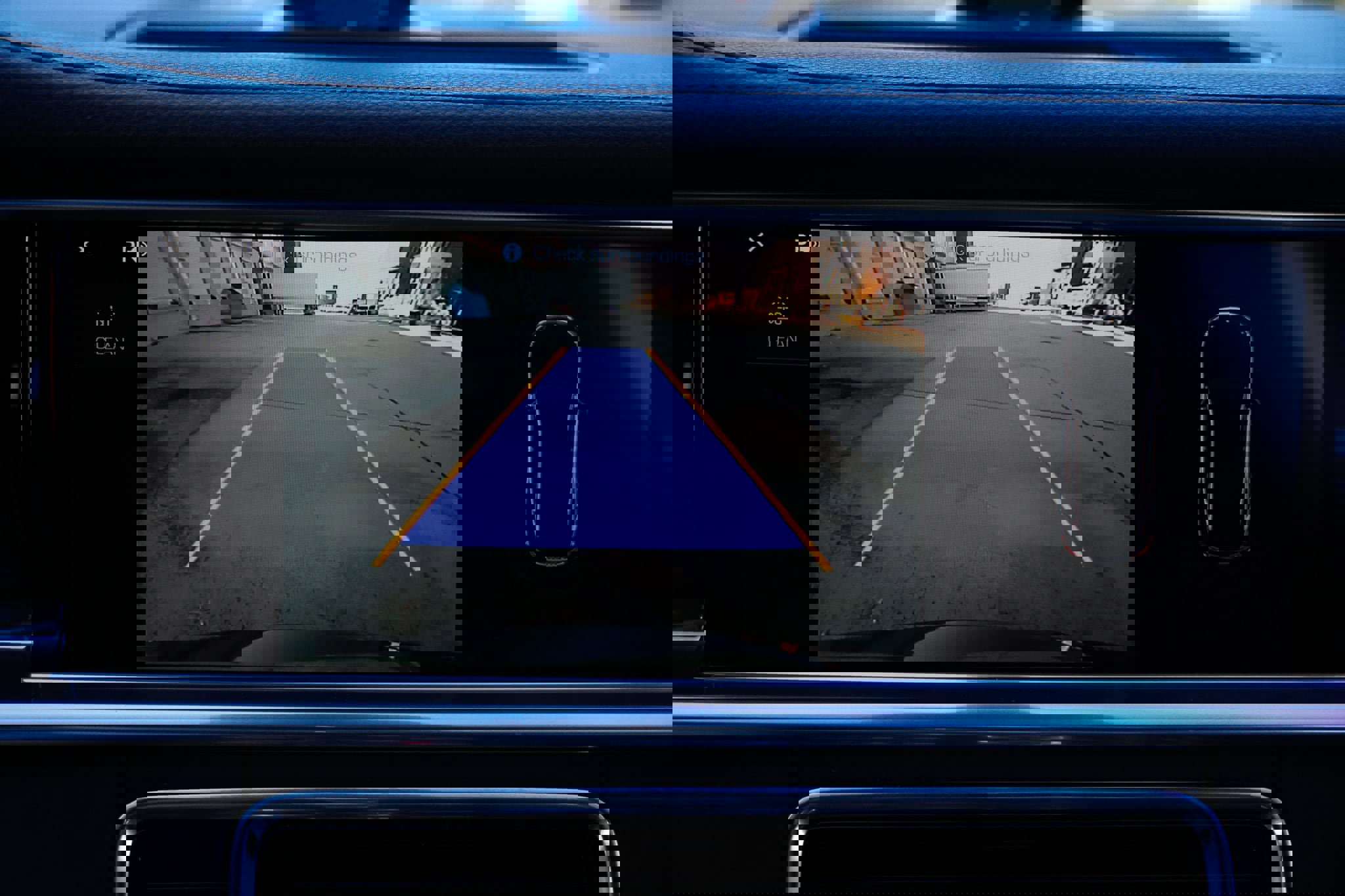 Used 2018 Porsche Panamera image 37