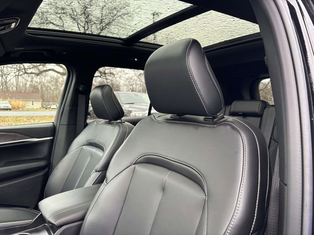 New 2026 Jeep Grand Cherokee Limited w/ Limited Altitude Package AWD/4WD image 16