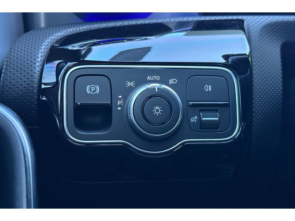 Used 2023 Mercedes-Benz CLA 250 image 29