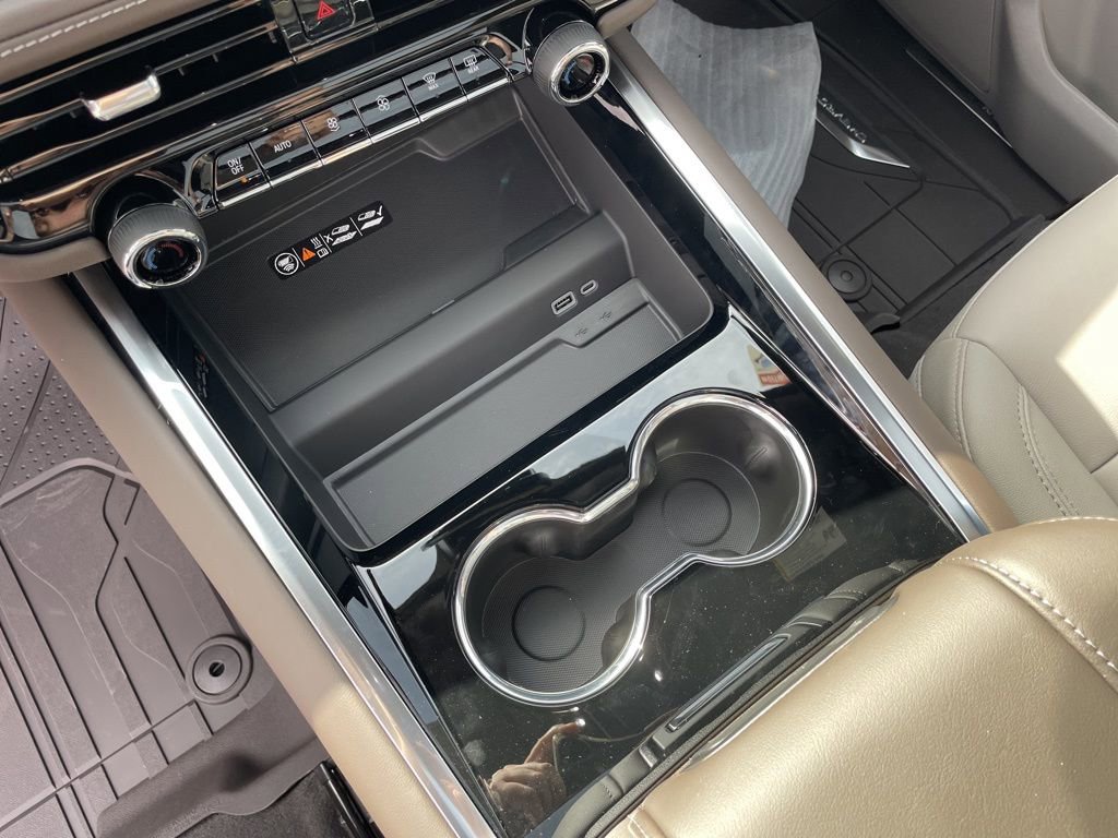 New 2026 Chevrolet Suburban Z71 w/ Z71 Off-Road Package image 19