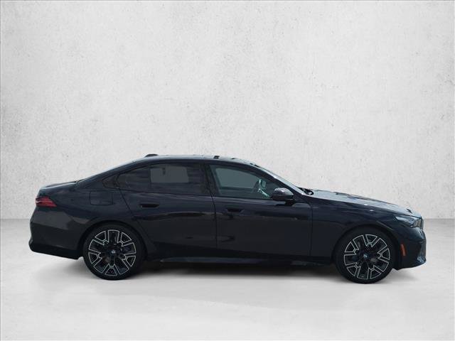Used 2025 BMW 530i w/ M Sport Package RWD image 4