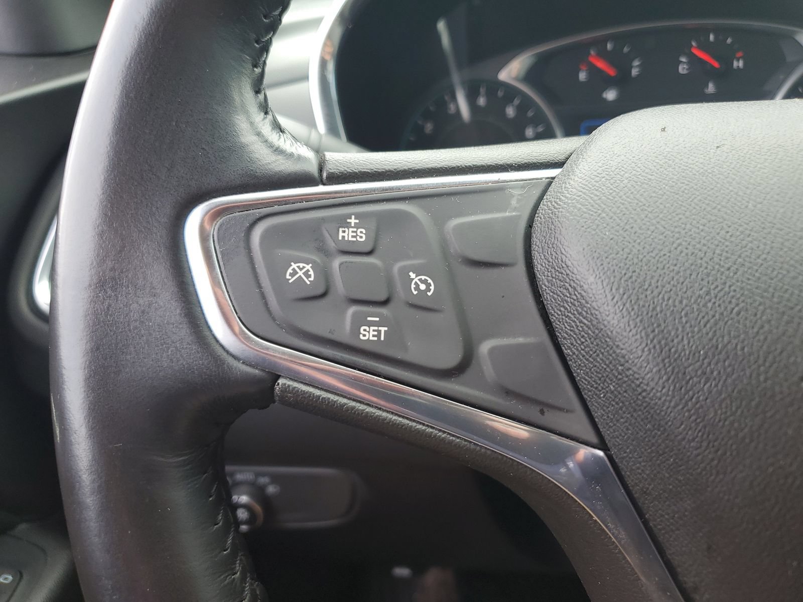 Used 2019 Chevrolet Equinox LT FWD image 21