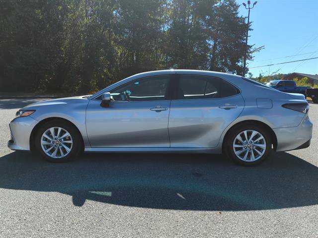 Used 2024 Toyota Camry LE image 2