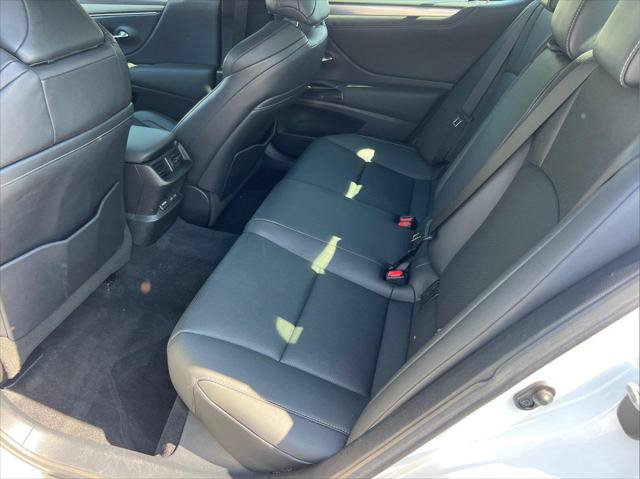Certified 2022 Lexus ES 350 F Sport w/ Accessory Package FWD image 16