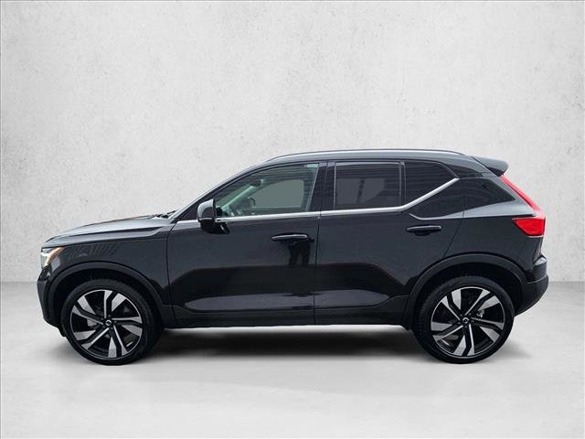 Used 2025 Volvo XC40 B5 Plus video 2