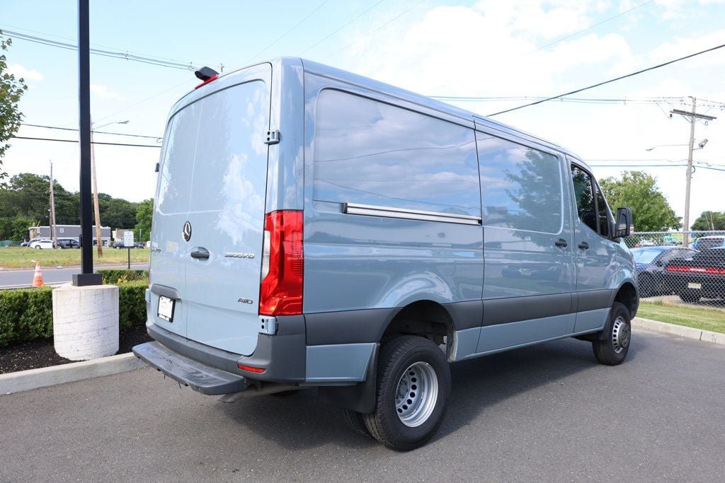 Used 2024 Mercedes-Benz Sprinter 3500 image 5