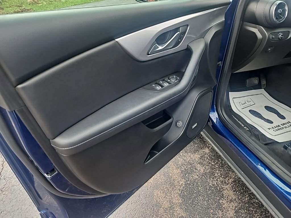 Used 2022 Chevrolet Blazer LT w/ Sound & Technology Package AWD/4WD image 9