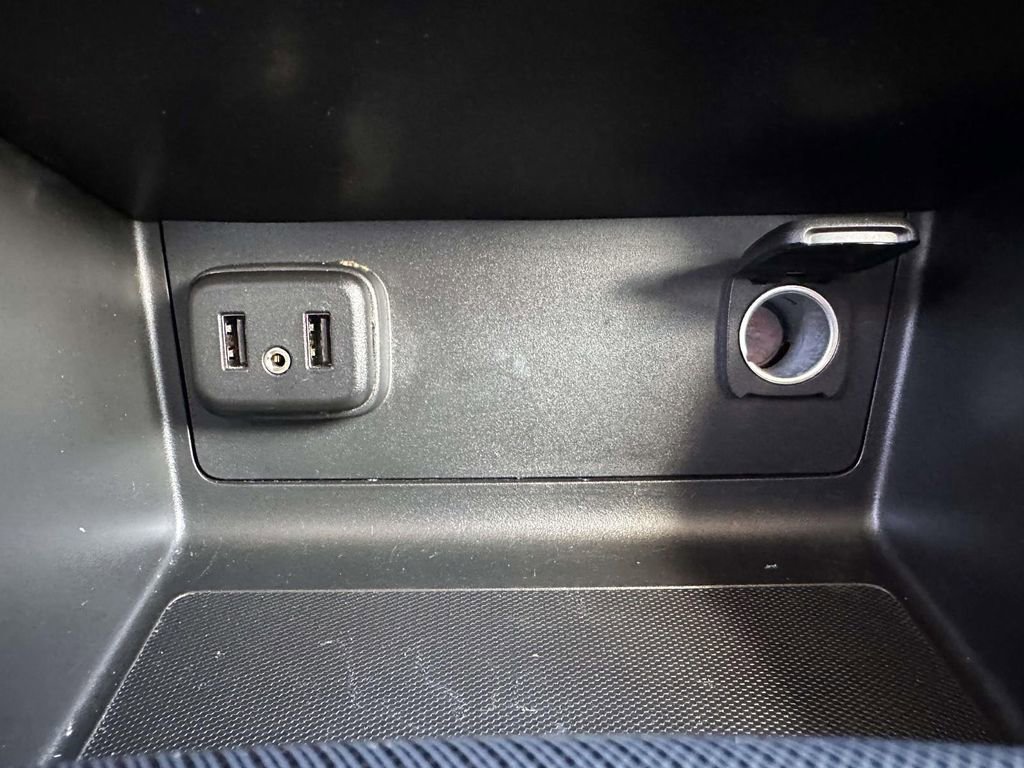 Used 2020 Chevrolet Colorado Z71 AWD/4WD image 27