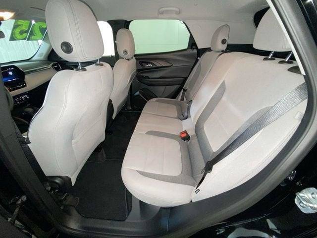 Used 2025 Chevrolet TrailBlazer LT AWD/4WD image 28