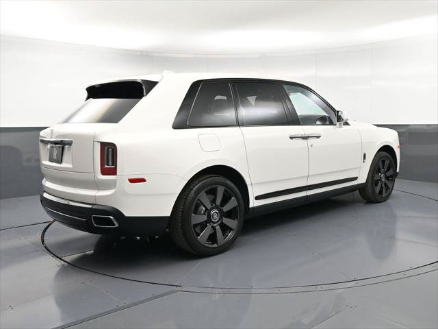 Certified 2022 Rolls-Royce Cullinan w/ Dark Exterior Package AWD/4WD image 8