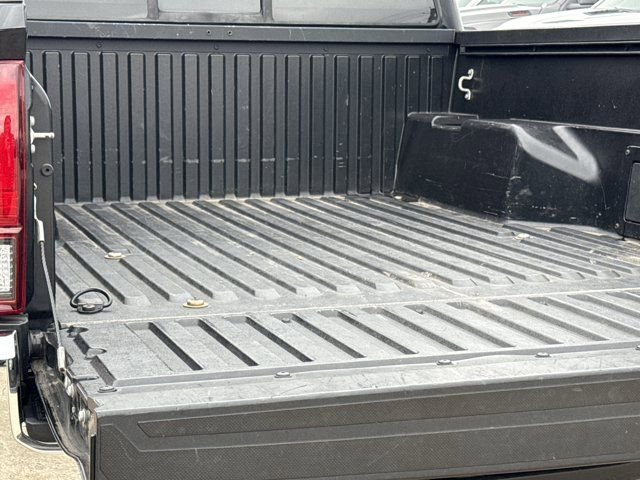 Used 2022 Toyota Tacoma SR5 w/ SR5 Appearance Package (SM) RWD image 9