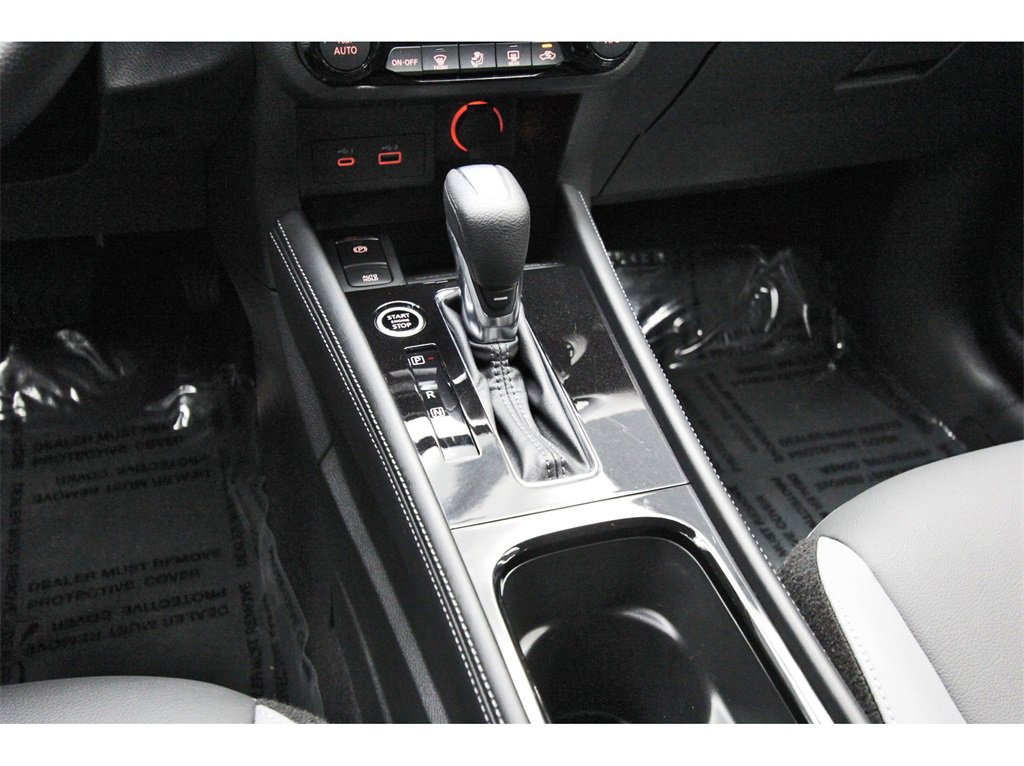 Used 2023 Nissan Kicks SR w/ SR Premium Package image 24