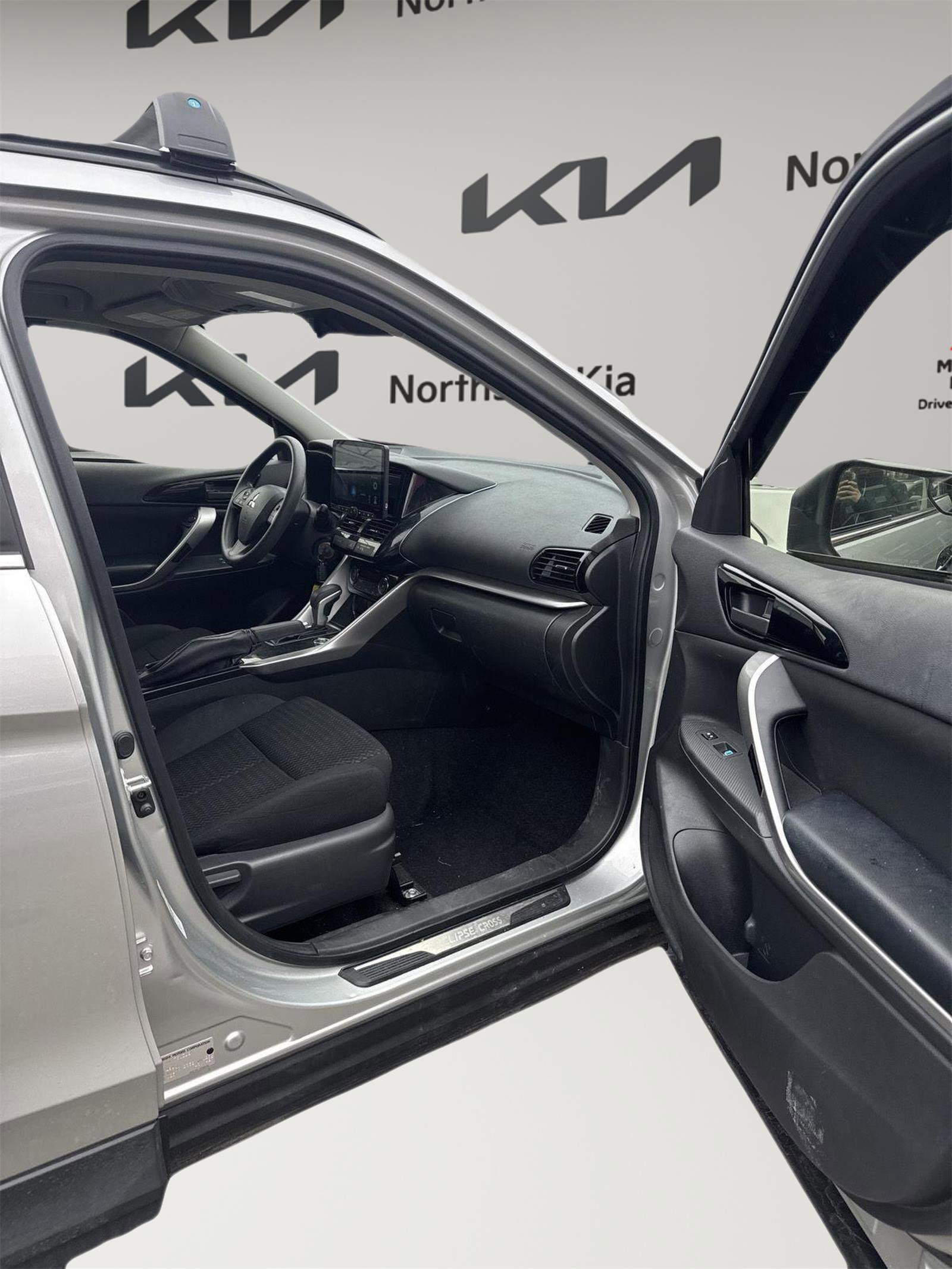 Used 2022 Mitsubishi Eclipse Cross ES image 15