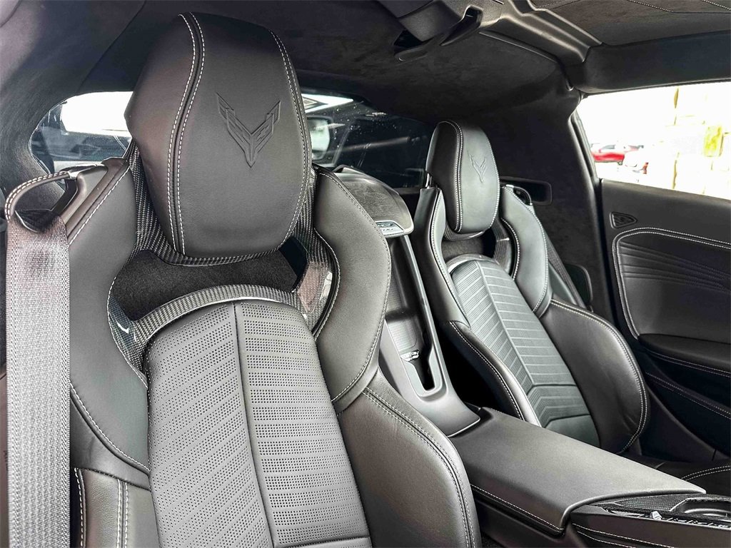 Used 2024 Chevrolet Corvette Z06 w/ Z07 Performance Package image 18