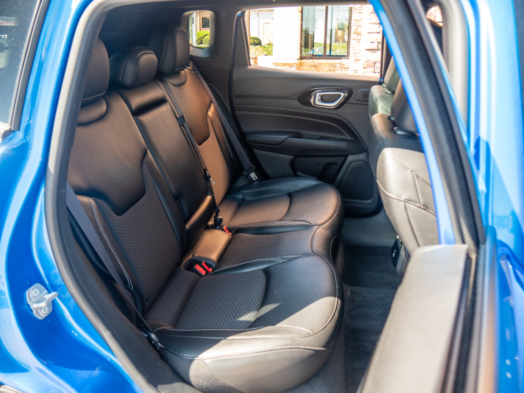 Used 2023 Jeep Compass Latitude w/ Sun and Sound Group AWD/4WD image 20
