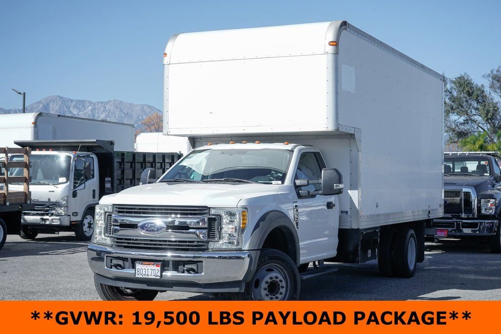 Used 2017 Ford F550 2WD Regular Cab Super Duty image 4