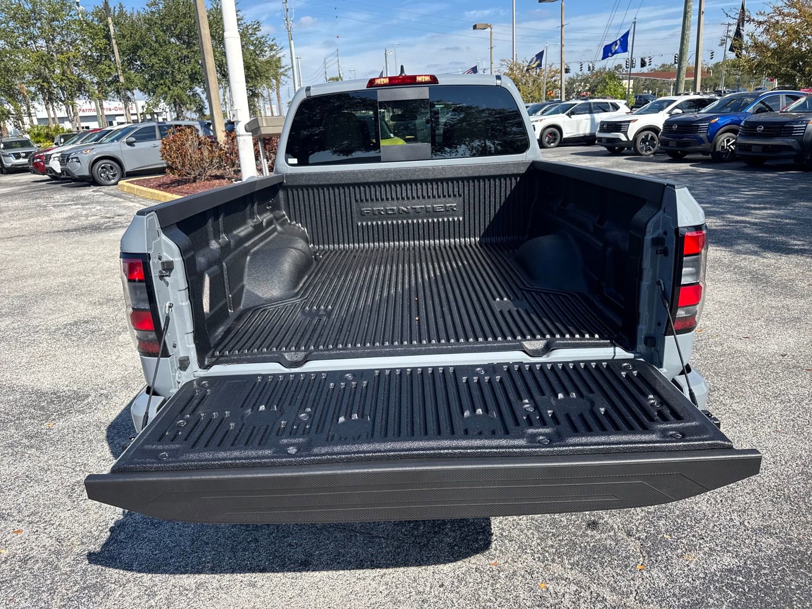 New 2026 Nissan Frontier SV w/ Tow Package image 9