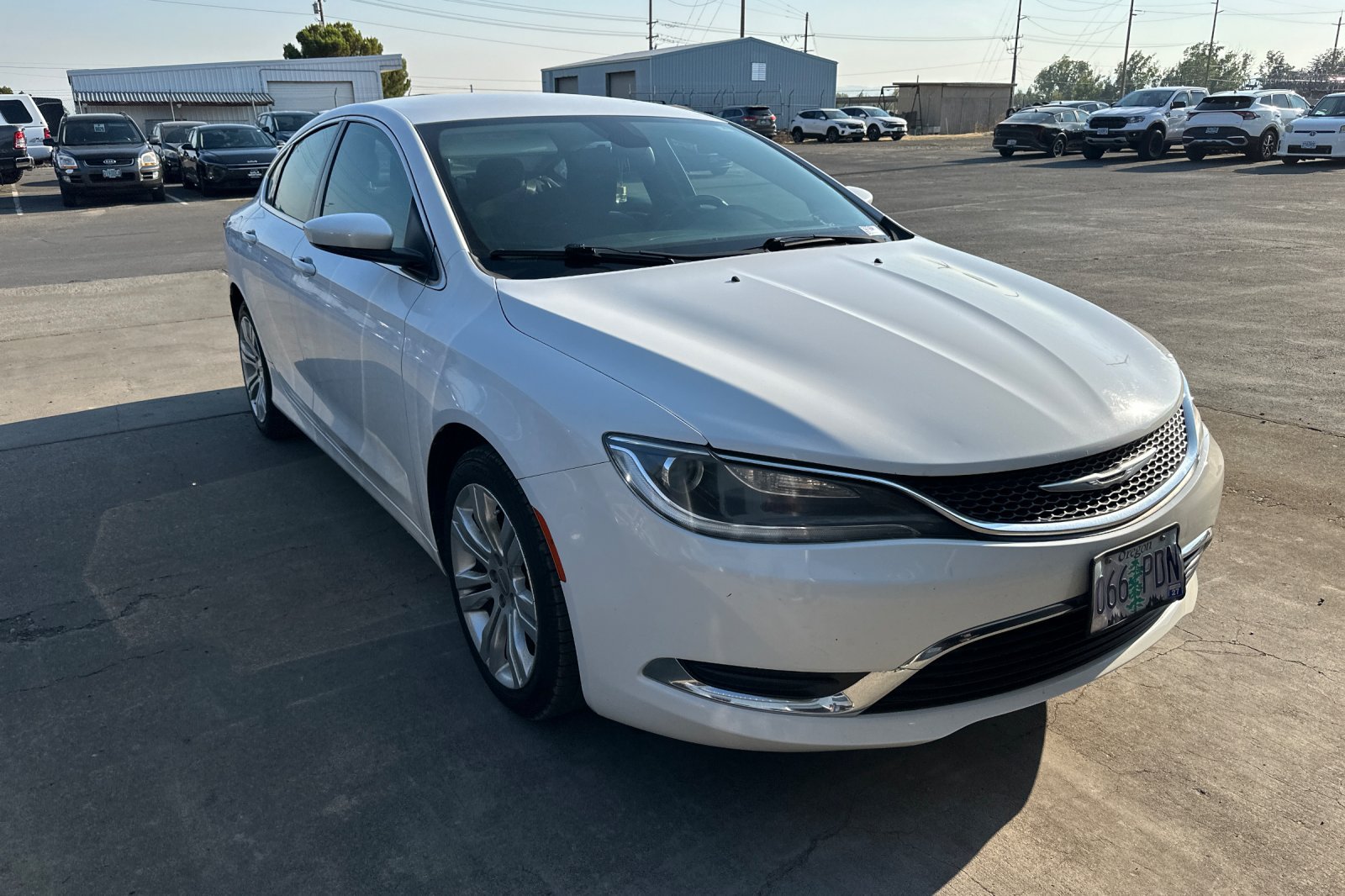 Used 2016 Chrysler 200 Limited w/ Convenience Group FWD image 2