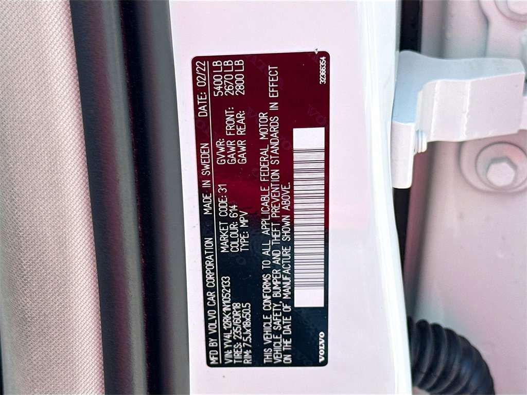 Used 2022 Volvo XC60 B5 Momentum image 35