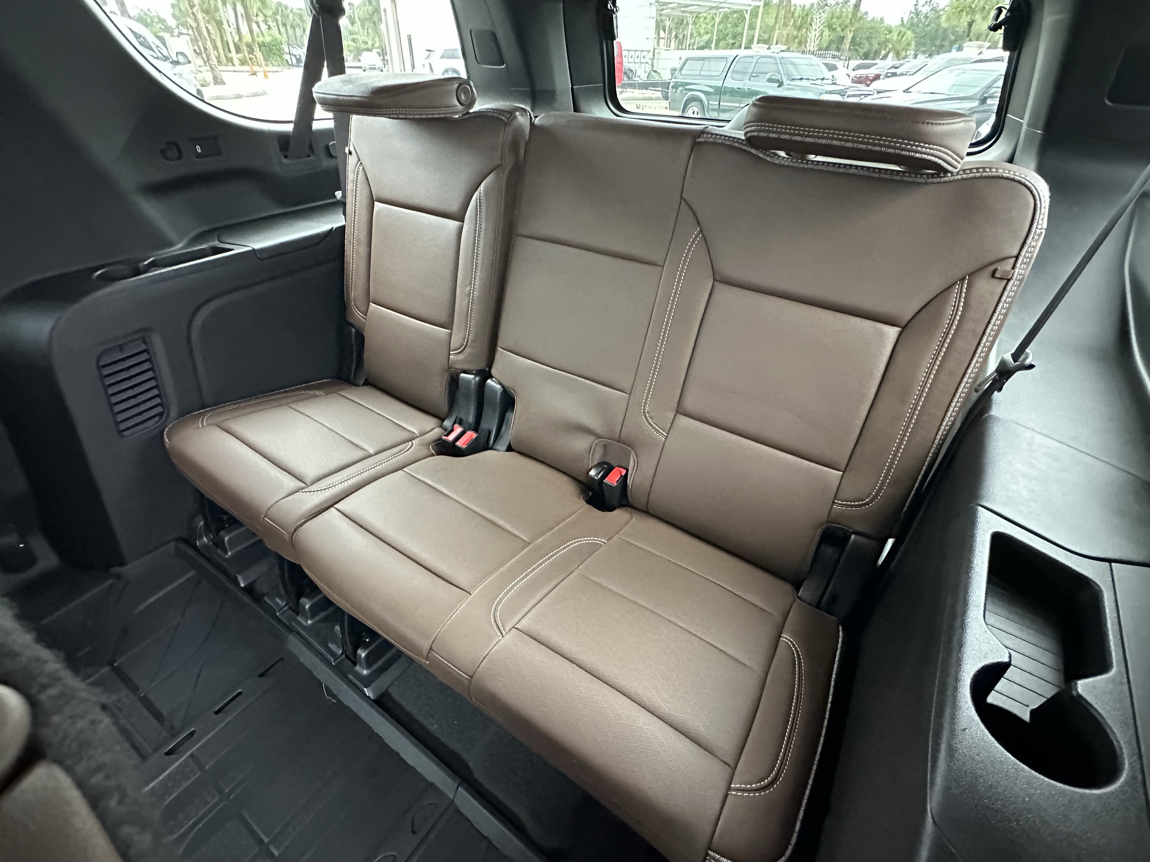 Certified 2023 Chevrolet Suburban High Country w/ Premium Package 2 AWD/4WD image 18