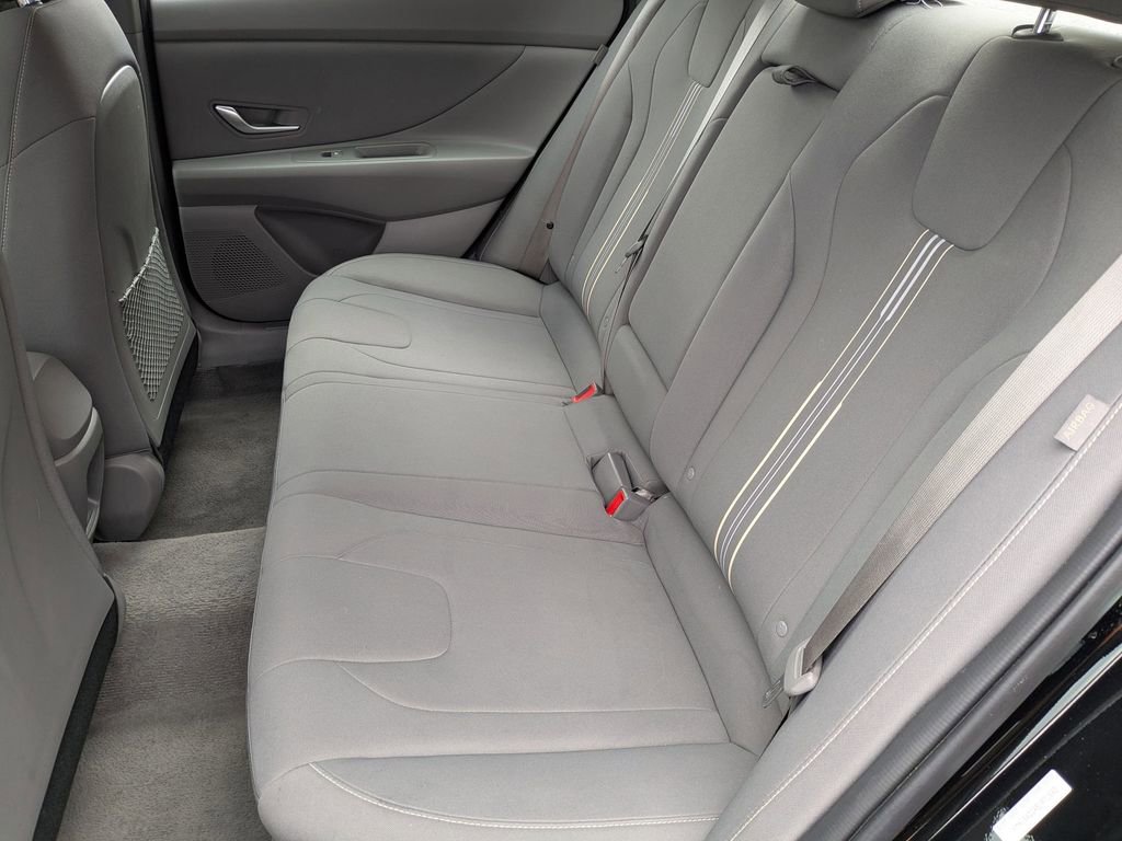 Used 2025 Hyundai Elantra SEL image 26