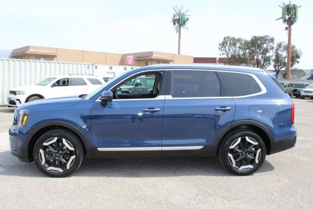 Used 2025 Kia Telluride S FWD image 7