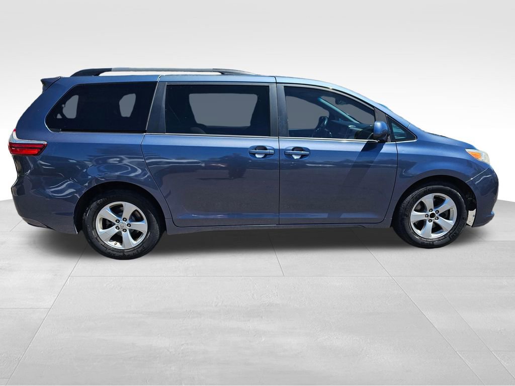 Used 2015 Toyota Sienna LE FWD image 13
