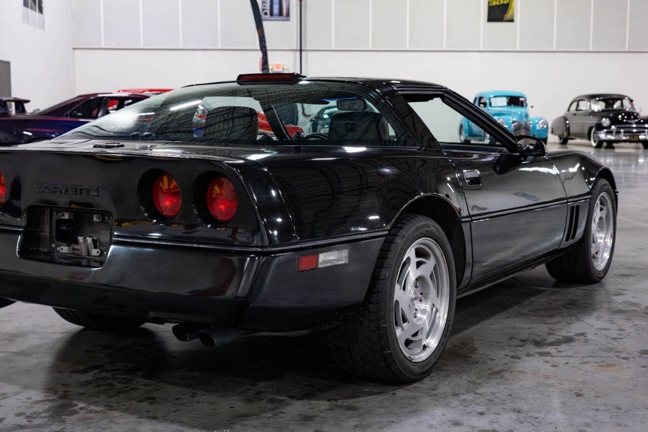 Used 1990 Chevrolet Corvette Coupe RWD image 36