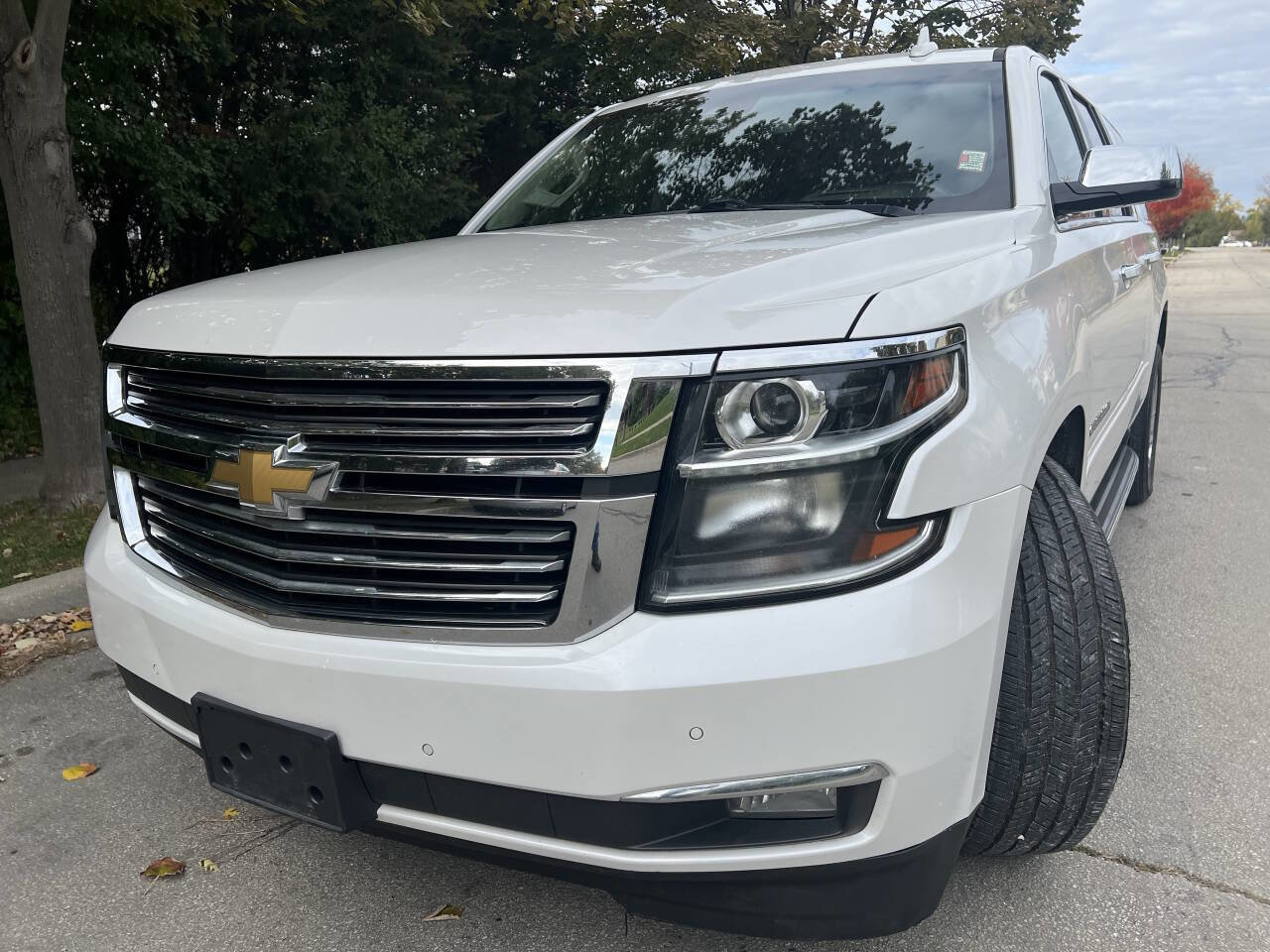 Used 2017 Chevrolet Suburban Premier AWD/4WD image 3