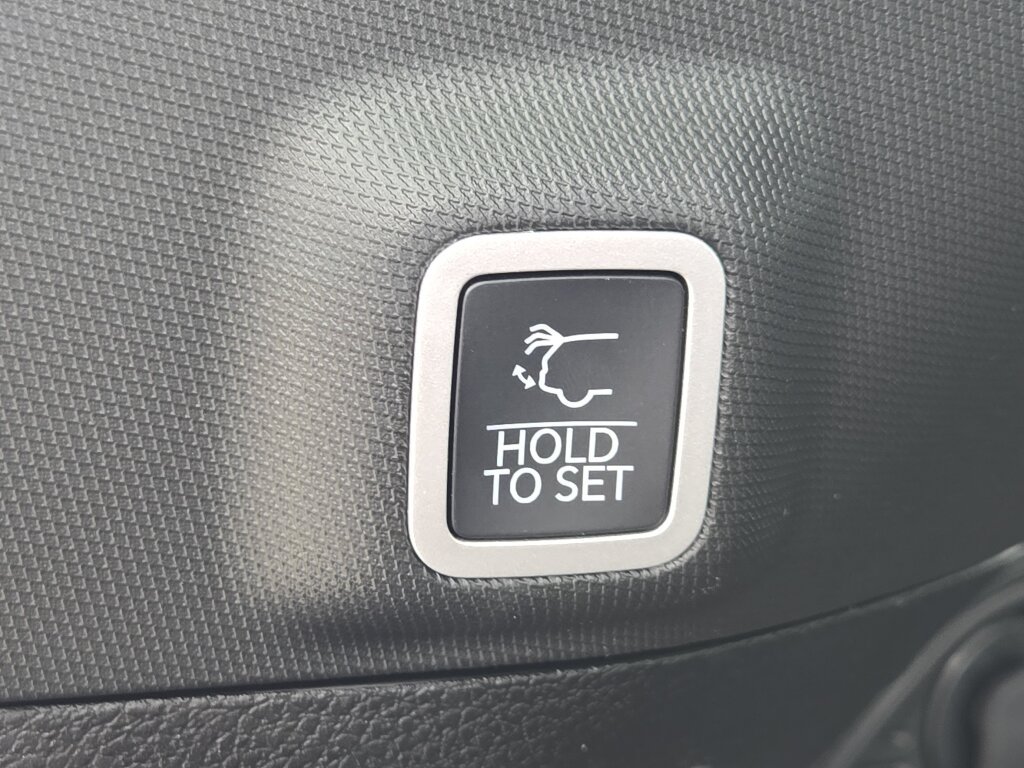 New 2027 Jeep Grand Cherokee Altitude AWD/4WD image 14