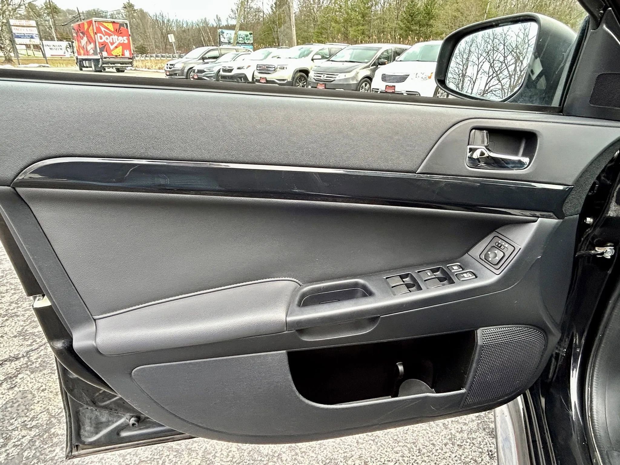 Used 2017 Mitsubishi Lancer AWD Sedan image 12