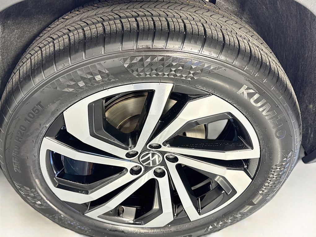 Used 2023 Volkswagen Atlas Cross Sport SEL image 31