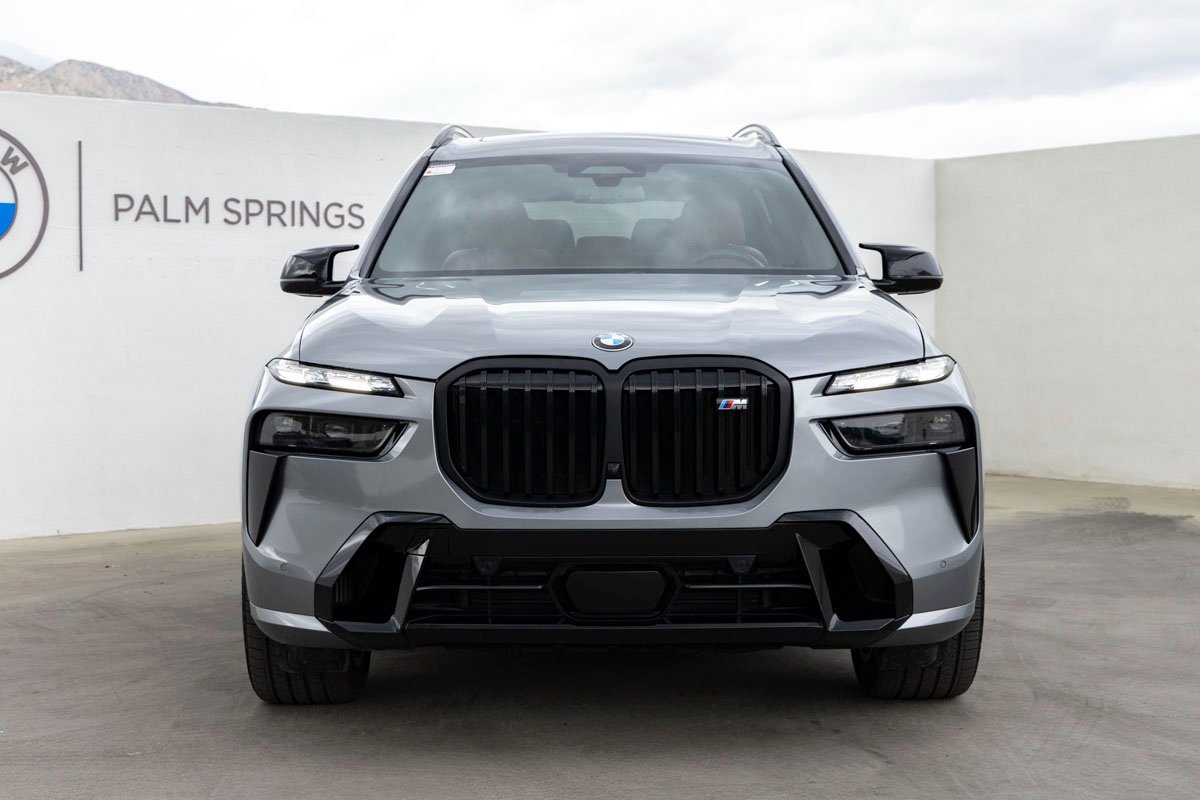 Certified 2025 BMW X7 M60i image 4