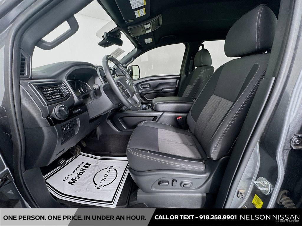 Used 2024 Nissan Titan SV image 20