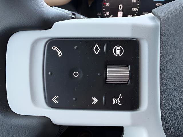 New 2026 Land Rover Defender 110 S AWD/4WD image 17