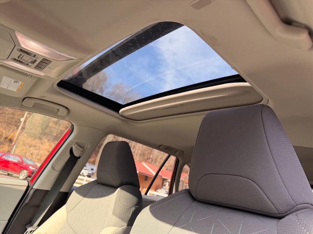 Used 2023 Toyota RAV4 XLE w/ Convenience Package image 16