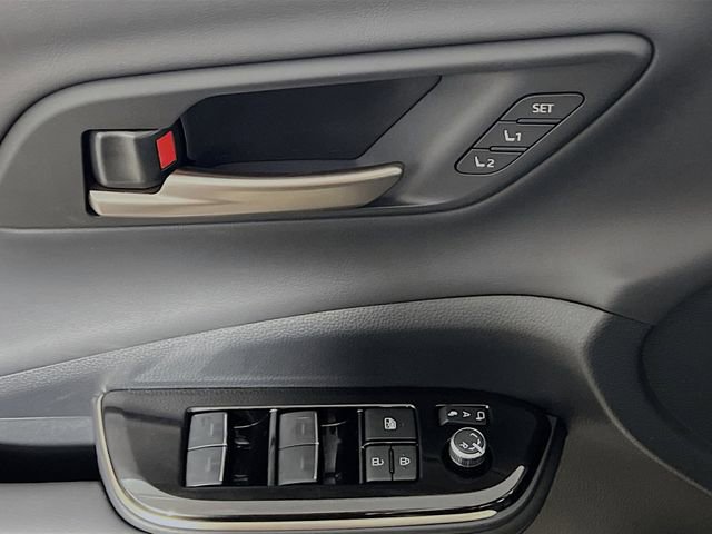 New 2025 Toyota Crown Signia image 14