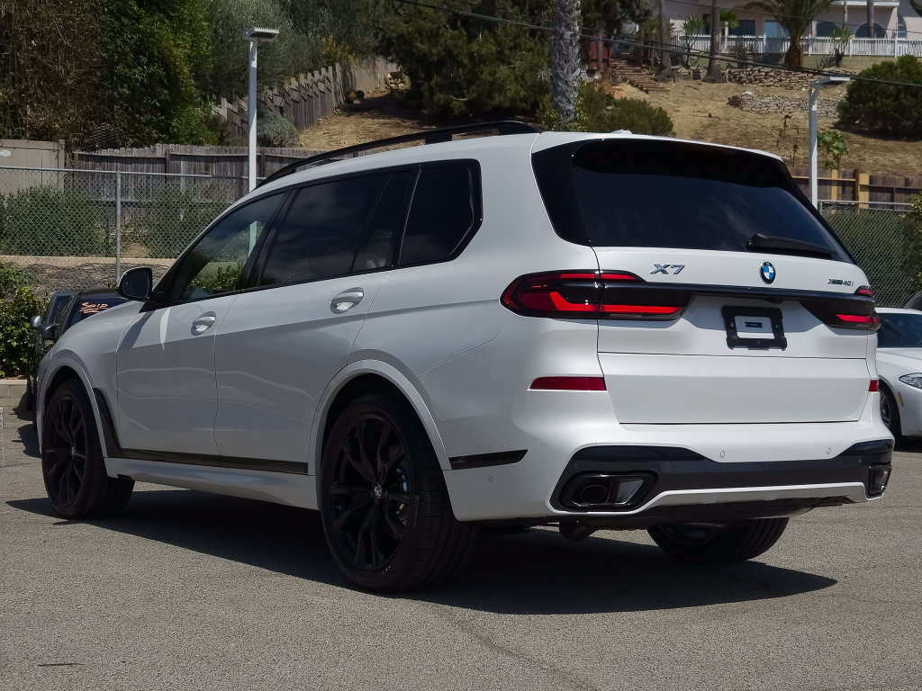 New 2027 BMW X7 xDrive40i w/ M Sport Package AWD/4WD image 11