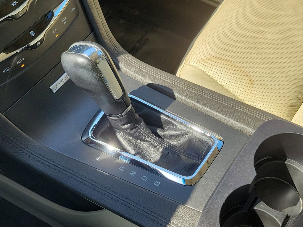 Used 2017 Lincoln MKT FWD image 18