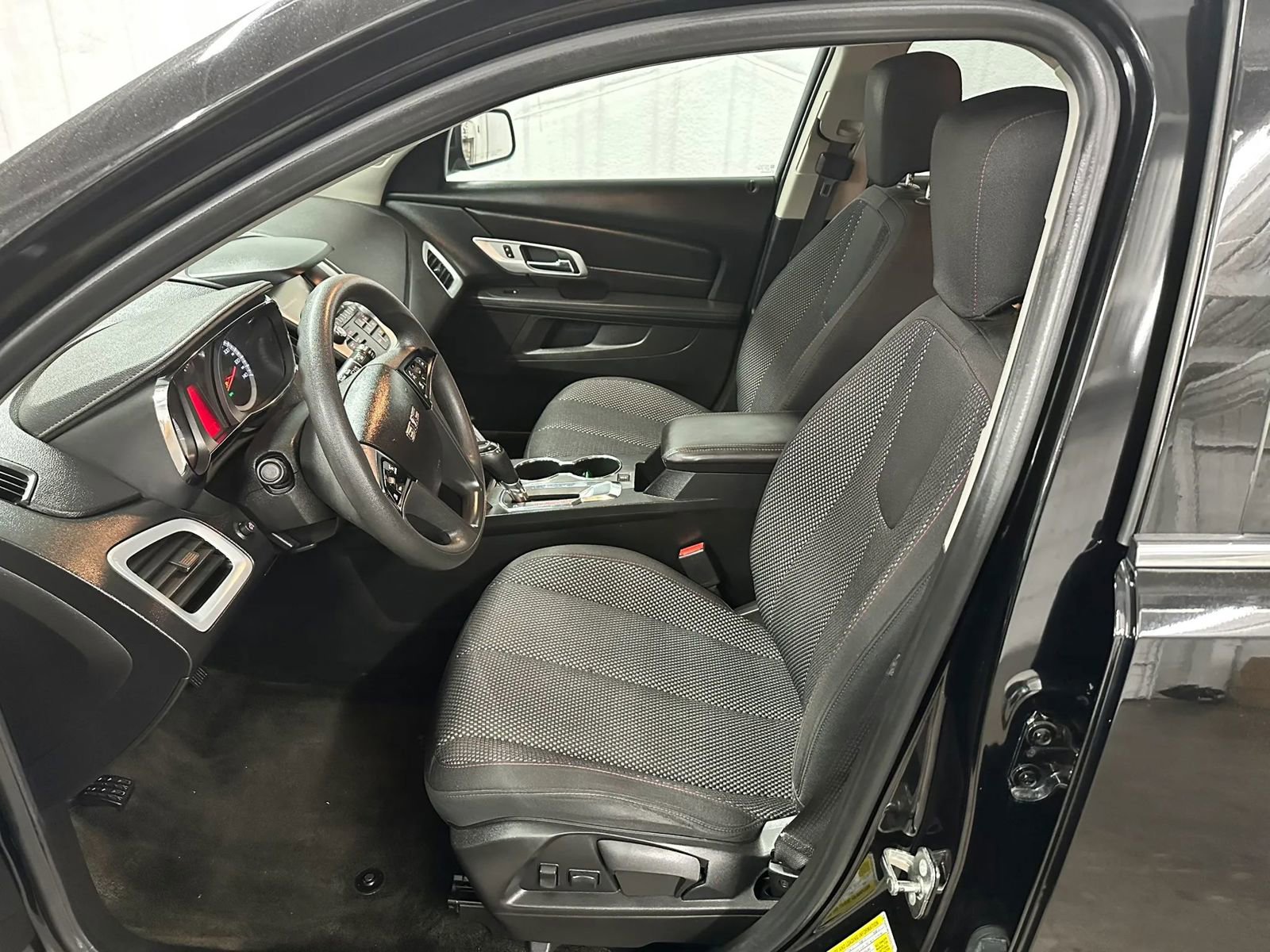 Used 2017 GMC Terrain SLE FWD image 17