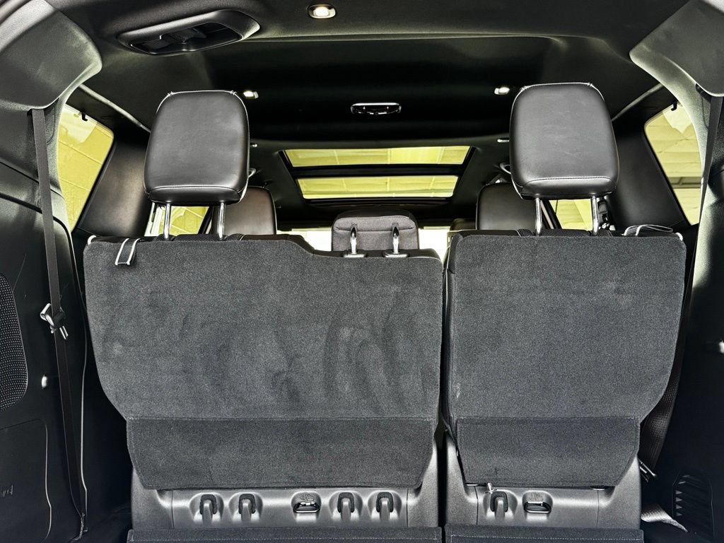 Certified 2023 Chrysler Pacifica Limited w/ Uconnect Theater Family Group FWD image 14