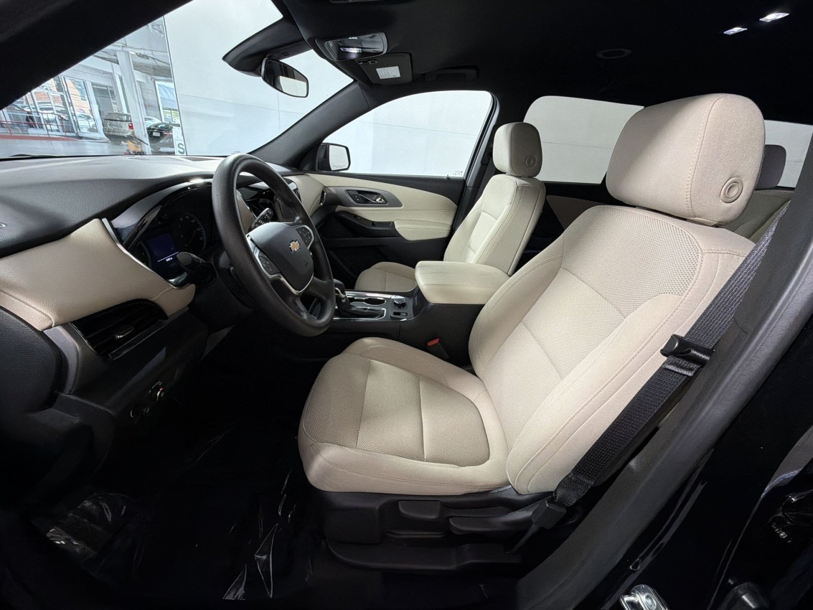 Used 2023 Chevrolet Traverse LS FWD image 13