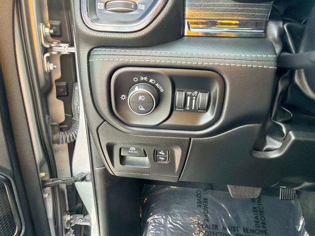 Used 2022 RAM 1500 Limited w/ Body Color Bumper Group AWD/4WD image 29