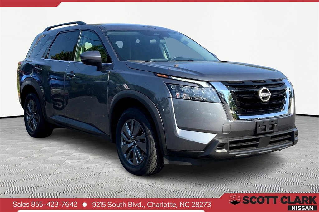 Used 2024 Nissan Pathfinder SV