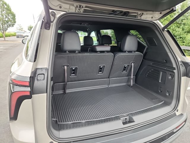 New 2026 Chevrolet Traverse Z71 w/ Driver Confidence Package AWD/4WD image 19