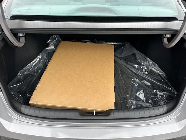 New 2026 Hyundai Elantra Sport image 5