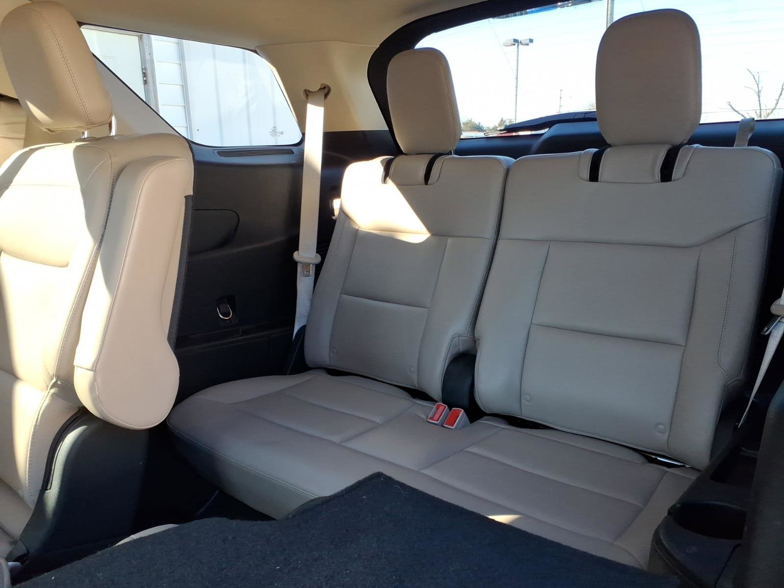 Used 2021 Ford Explorer XLT w/ Equipment Group 202A image 13