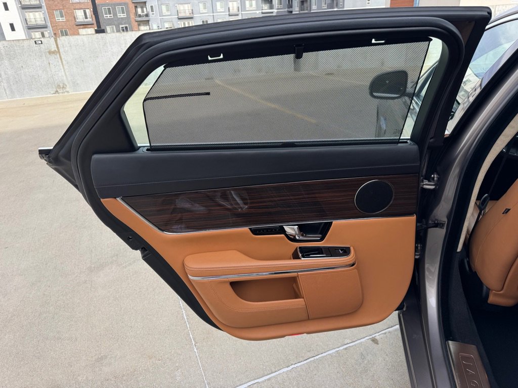 Used 2011 Jaguar XJ L image 22