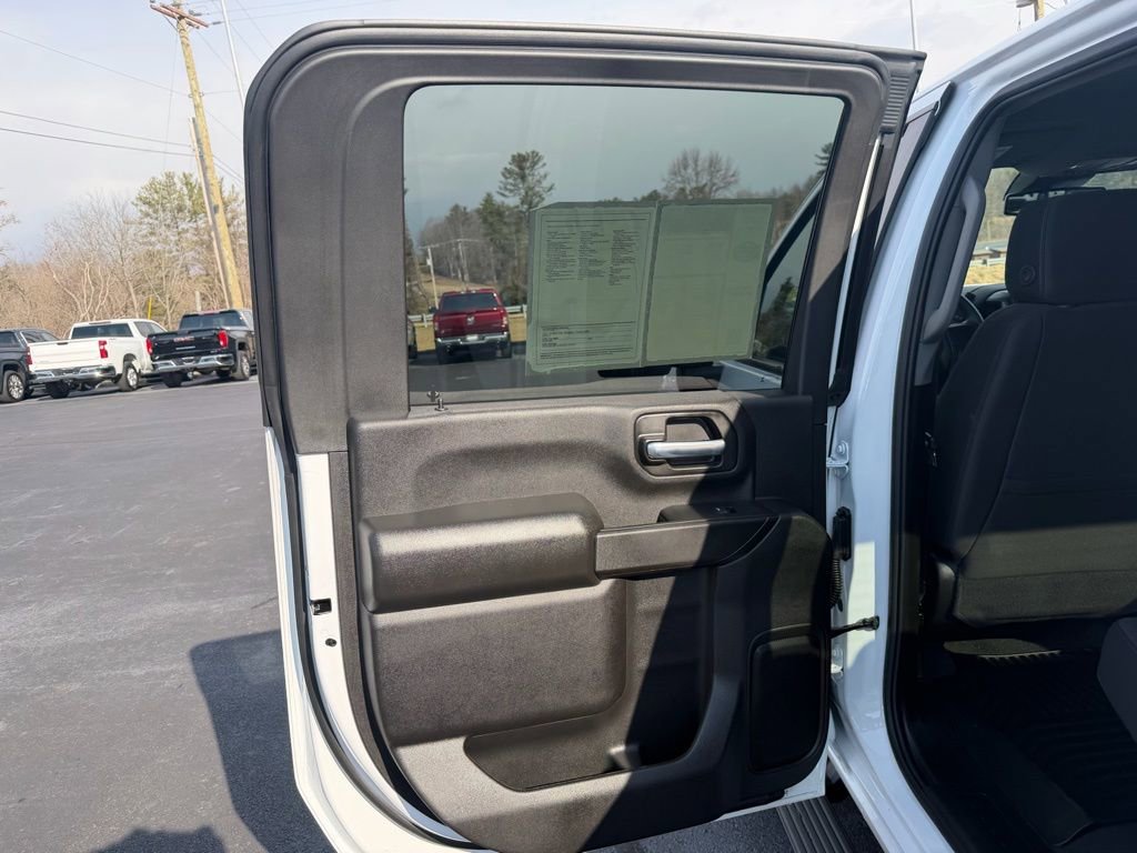 Used 2025 Chevrolet Silverado 2500 Custom w/ Custom Value Package image 27