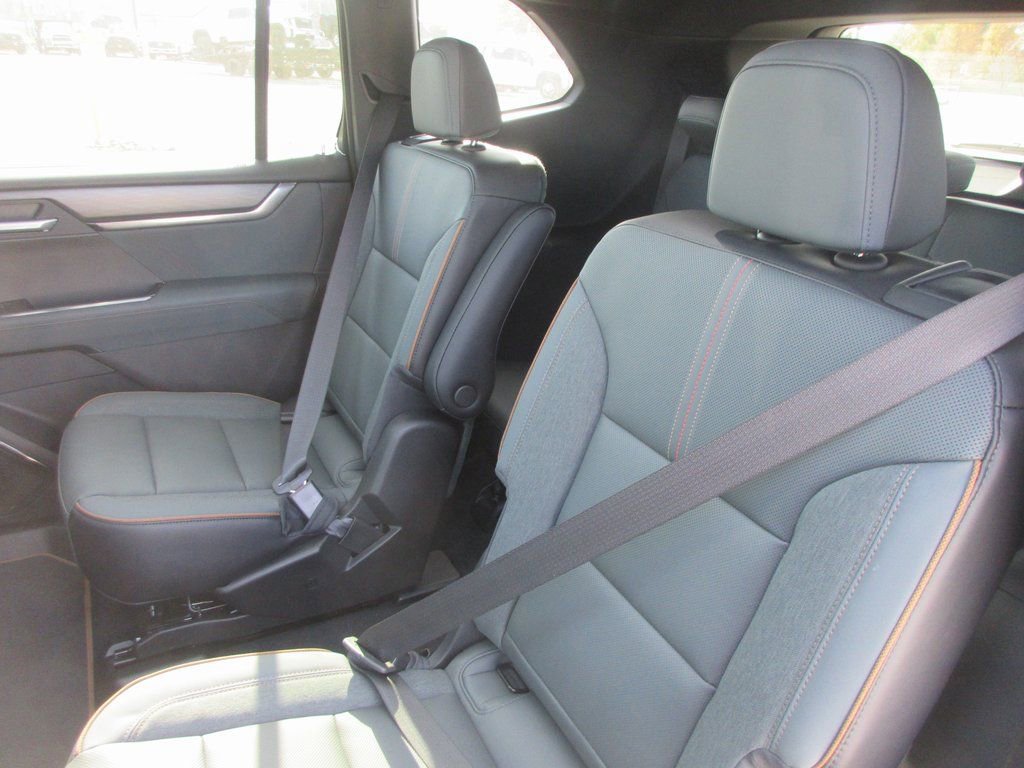 New 2026 GMC Acadia AT4 w/ Super Cruise Package image 13